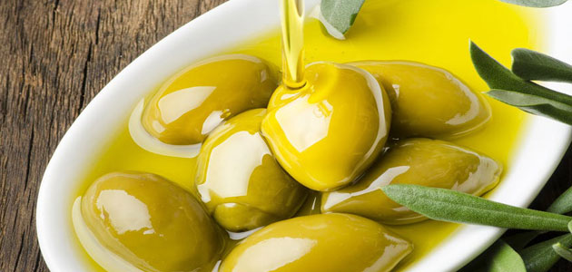 El consumo moderado de aceite de oliva puede ayudar a reducir el peso