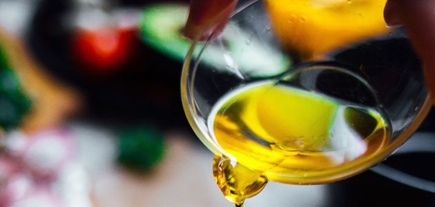 El volumen de aceite de palma utilizado en la elaboración de alimentos en España supera el 50% de la producción jiennense de aceite de oliva