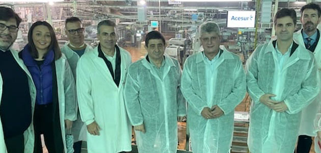 El presidente de la Diputación de Jaén visita las instalaciones del Grupo Acesur en el municipio de Vilches