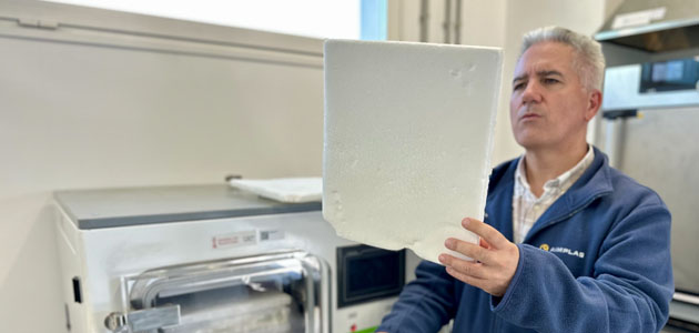 Un proyecto reutiliza aceite de cocina usado para fabricar detergentes sostenibles de uso doméstico
