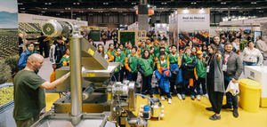 La Interprofesional del Aceite de Oliva Español elabora AOVE en directo en una almazara en EXPO SAGRIS