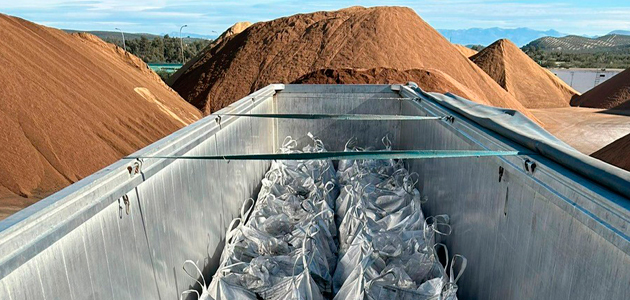 El biochar, 'la esponja' para retener el agua en el olivar