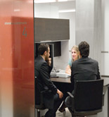 CaixaBank y el BEI firman un acuerdo de 200 millones de euros para financiar a autónomos y pymes del sector agroalimentario