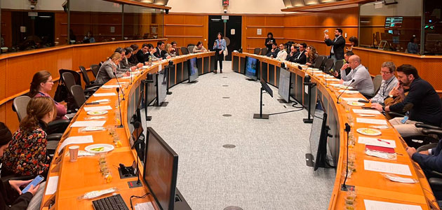 Cata-maridaje con AOVE en el Parlamento Europeo