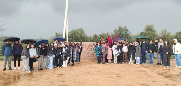 Alumnos de la Cátedra de Internacionalización de la UJA visitan la empresa oleícola Aires de Jaén