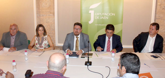 La Junta asegura que será una aliada estratégica del sector del aceite de oliva en la negociación de la nueva PAC