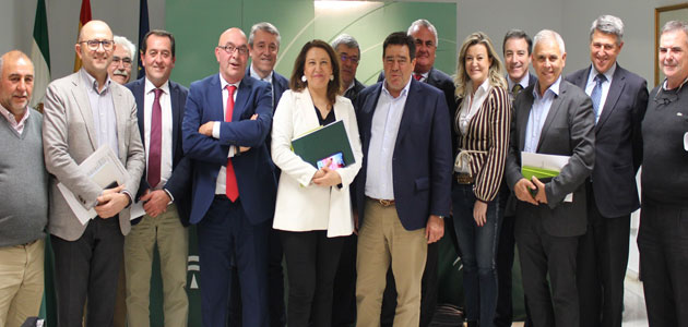 Cooperativas traslada a la Consejería de Agricultura andaluza la necesidad de trabajar por la autorregulación del sector oleícola