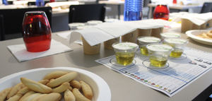 Curso de iniciación a la cata de AOVE en el Centro "Olivar y Aceite"
