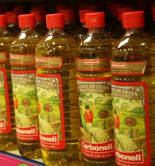 El 51,7% de los consumidores desconoce que el aceite de oliva puede ayudar a controlar el colesterol, según una encuesta de Carbonell