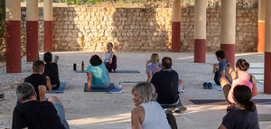 Yoga y AOVE se fusionan en una actividad impulsada por la DOP Estepa