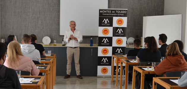 Un centenar de futuros profesionales de la cocina de Castilla y León conocen el AOVE con DOP Montes de Toledo