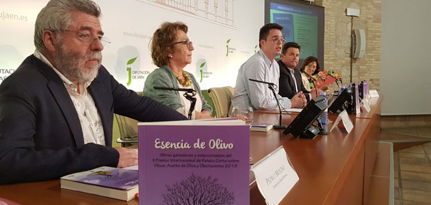 Autores de toda España rinden culto al oro líquido en el libro 'Esencia de Olivo'