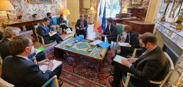 España y Francia acuerdan impulsar las 'cláusulas espejo' en las negociaciones con terceros países