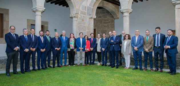 La Junta de Extremadura firma un convenio con nueve entidades bancarias para facilitar el acceso a créditos por la sequía