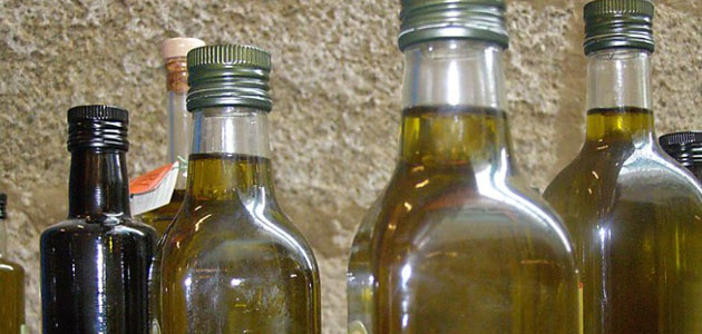 Almazaras cooperativas extremeñas muestran su aceite de oliva a importadores de China, Japón, Alemania e Italia