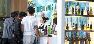 Olive Oil World Tour llega a la estación central de Frankfurt