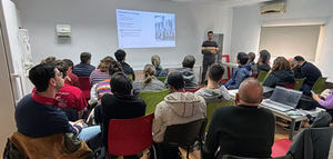 Los estudiantes del Máster en Olivicultura y Elaiotecnia de la UCO se familiarizan con la tecnología puntera de GEA