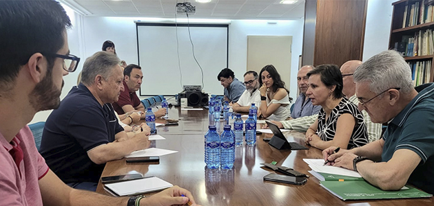 Constituido un grupo operativo centrado en diseñar una estrategia de manejo integrado para el control del algodoncillo