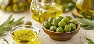 Las exportaciones de aceite de oliva y aceitunas de la UE caen un 24% en valor en los dos primeros meses del año