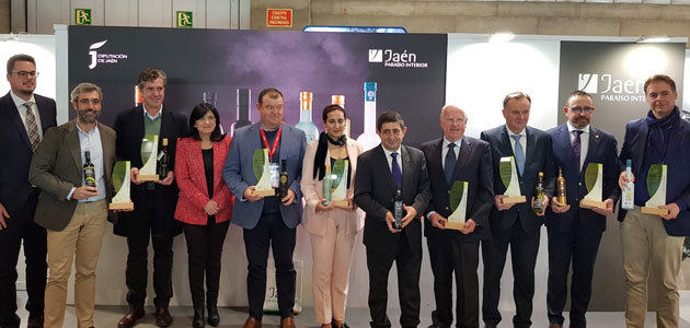 La Diputación de Jaén entrega los reconocimientos a las empresas productoras de los AOVEs 