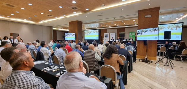 Agua, reestructuración, mecanización, relevo generacional y calidad centran las Jornadas Técnicas de Aceite de Oliva 2025