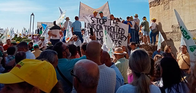 Miles de agricultores reclaman en Córdoba un cambio de rumbo en la política agraria europea