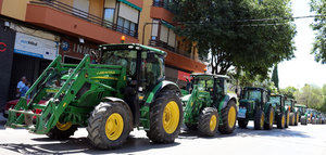 Tractorada en Úbeda pedir soluciones al precio del aceite de oliva y a la regularización de regadíos