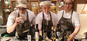 La excelencia y versatilidad del aceite de oliva virgen extra se exhibe en Filipinas