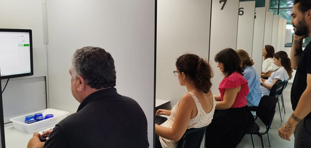 El Laboratorio de Química de ACOS incorpora el análisis sensorial de aceite de oliva