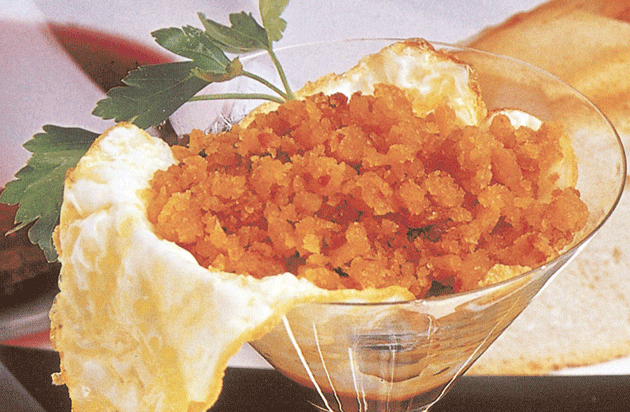 Migas, chacinas y huevos