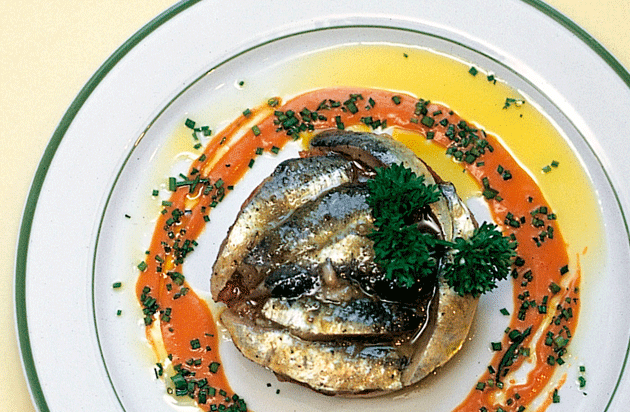 Pastel de sardinas marinadas al estragón