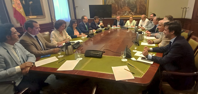 Defienden el papel estratégico del aceite de oliva con DOP frente a la creciente competencia desleal
