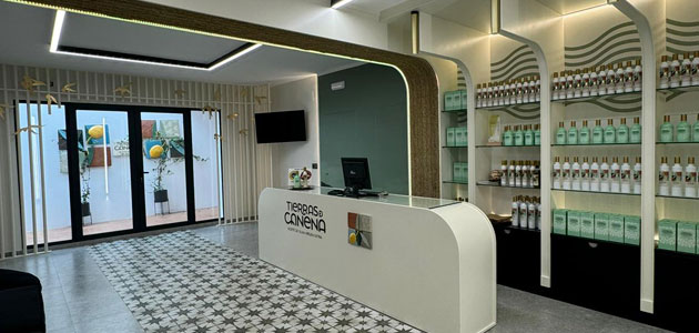 La SCA San Marcos de Canena inaugura su nueva tienda-oleoteca y oficinas