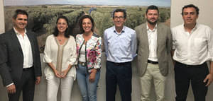 La alcaldesa de Córdoba conoce la actividad e investigación que desarrolla Todolivo en materia de olivicultura