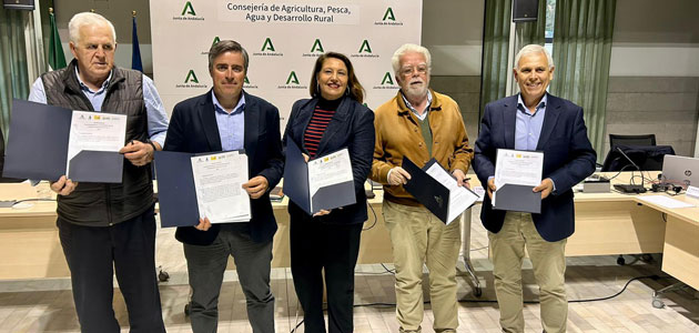 La Junta de Andalucía y el sector agrario renuevan su 'alianza histórica' y presentan alegaciones al Plan Estratégico de la PAC
