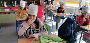 Alumnos de colegios de Jaén, Valladolid y Huelva conocen las bondades saludables del AOVE