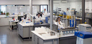 El laboratorio de Urzante, reconocido para análisis físico-químicos avanzados de aceite de oliva